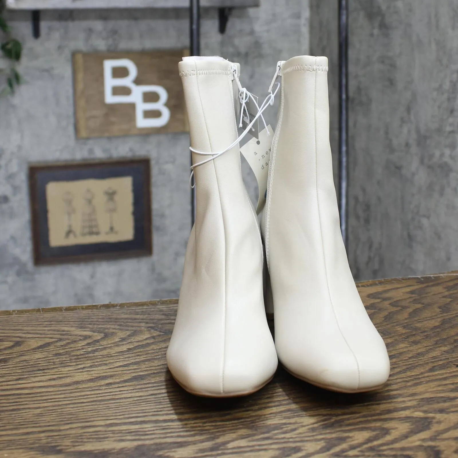 A New Day Women's Pippa Stretch Boots 87930379 Off White 7.5M