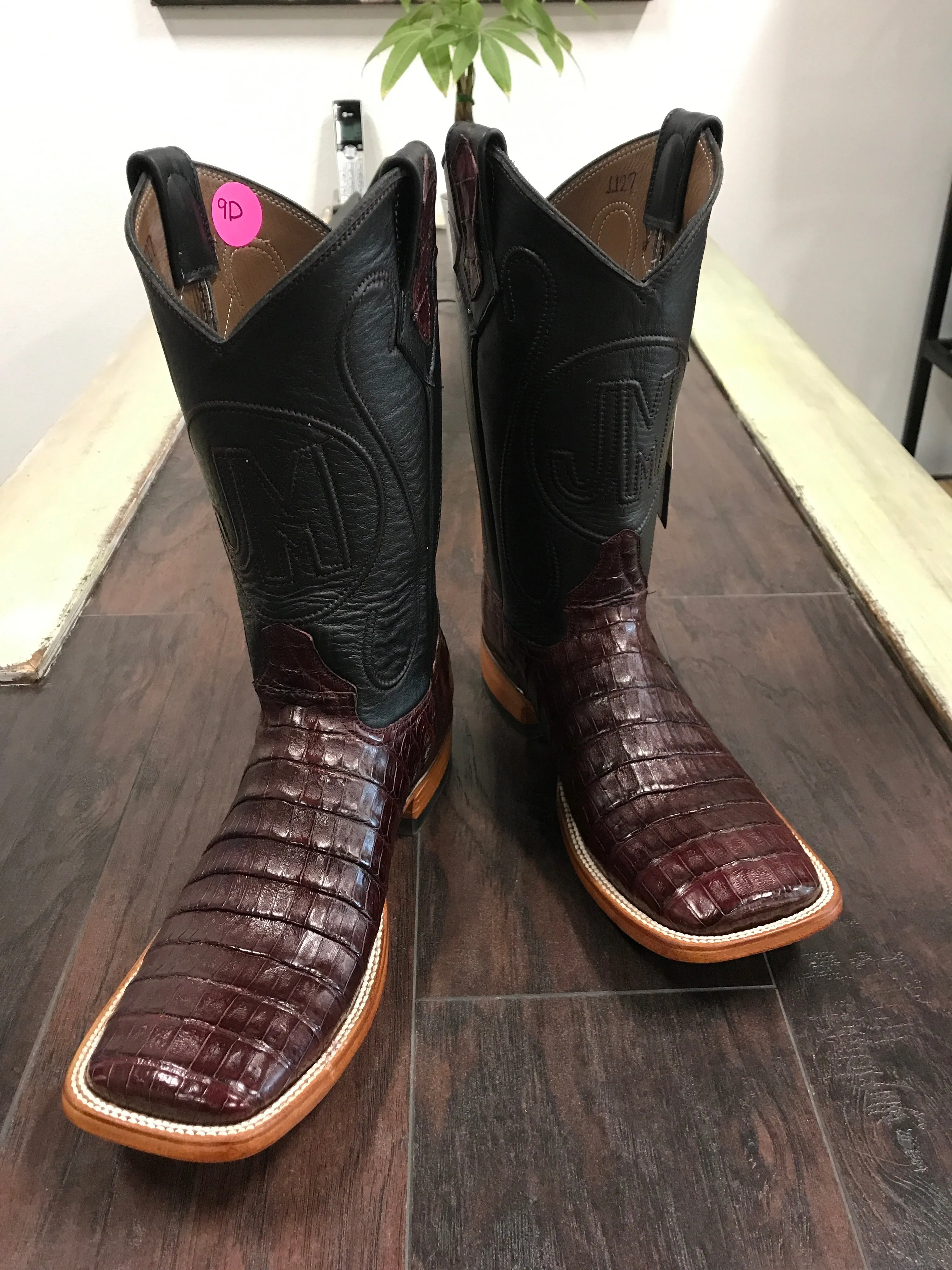 Caiman belly- wine