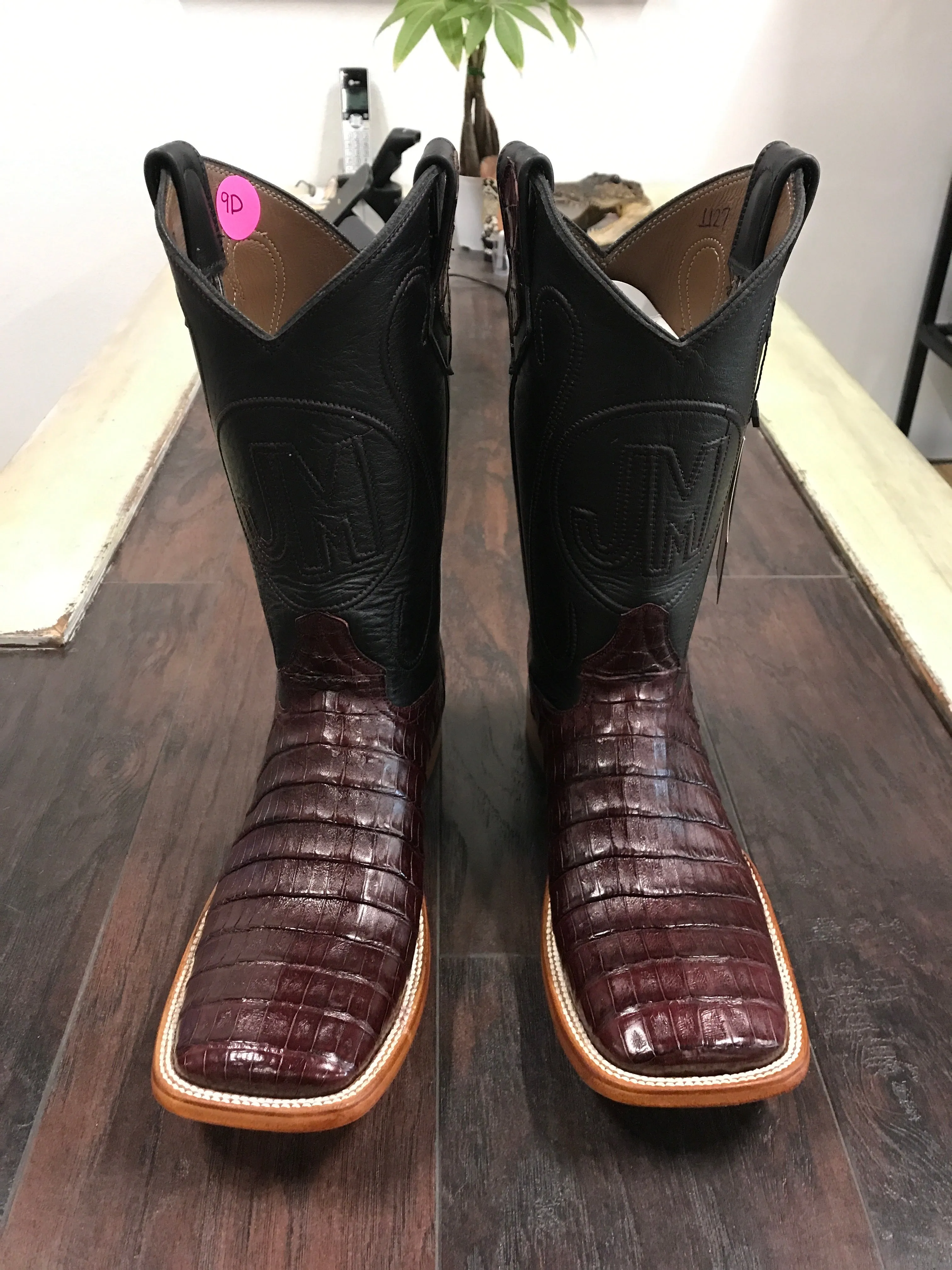 Caiman belly- wine