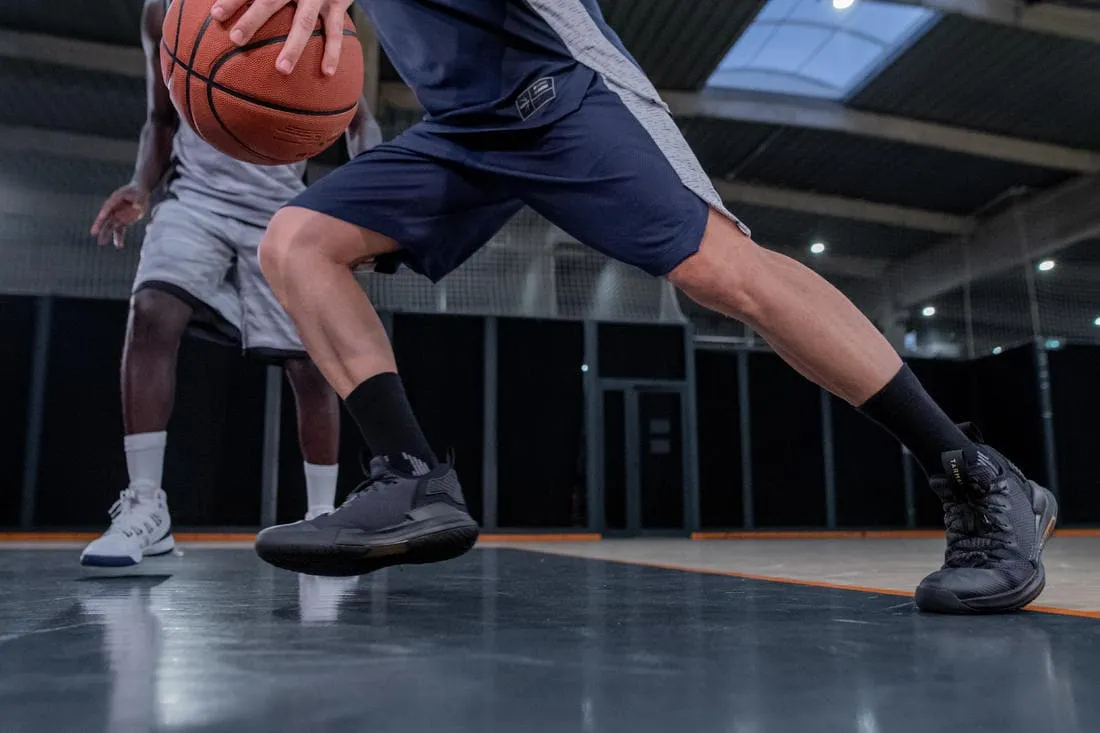 CHAUSSURES DE BASKETBALL TIGE BASSE HOMME/FEMME - FAST 500