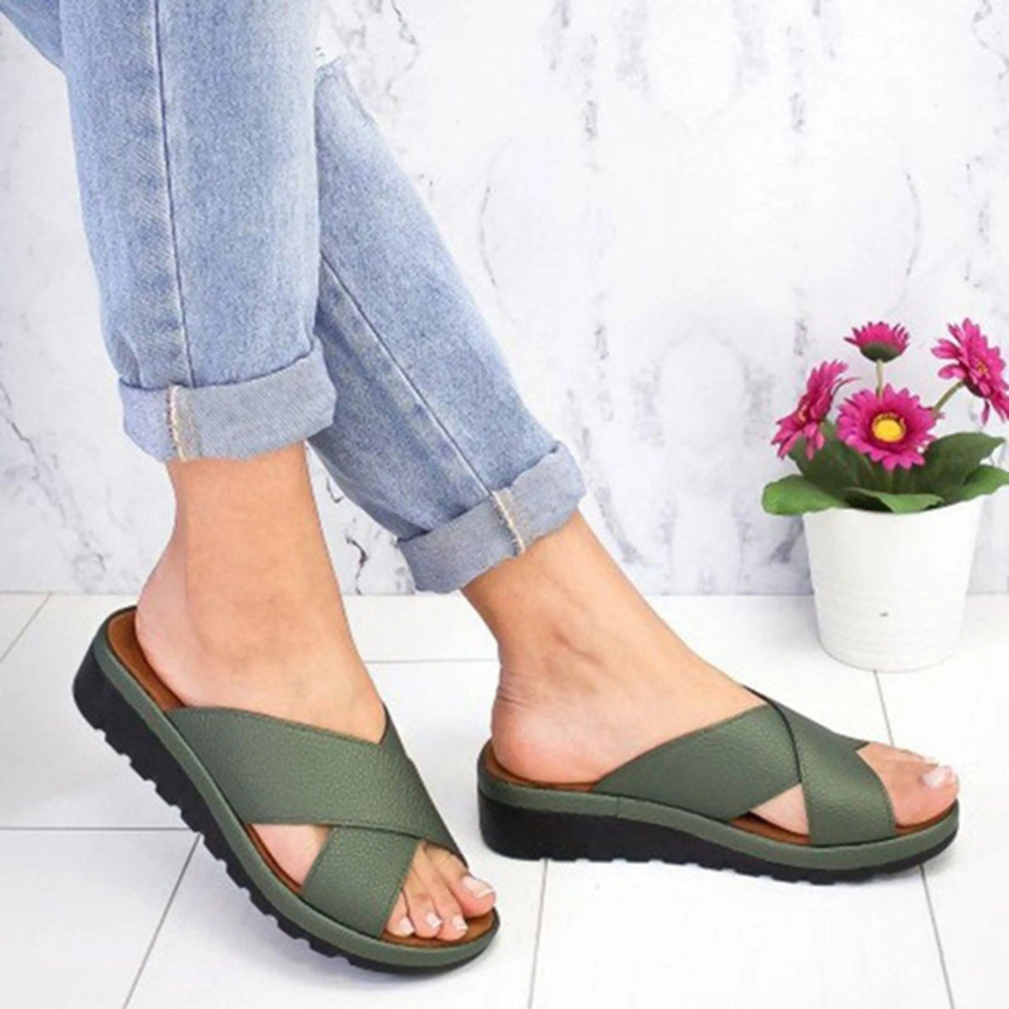Eliana® | Women's cross strap sandals