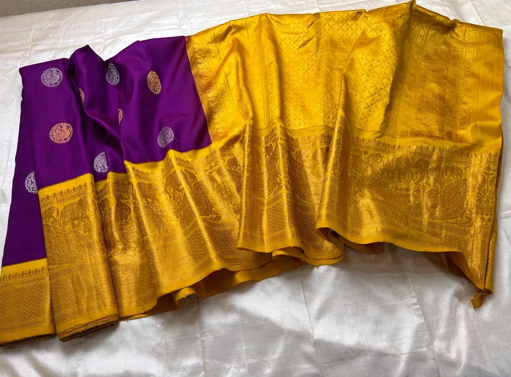 Gadwal Pure Silk Handloom Saree With Kuttu Temple Border