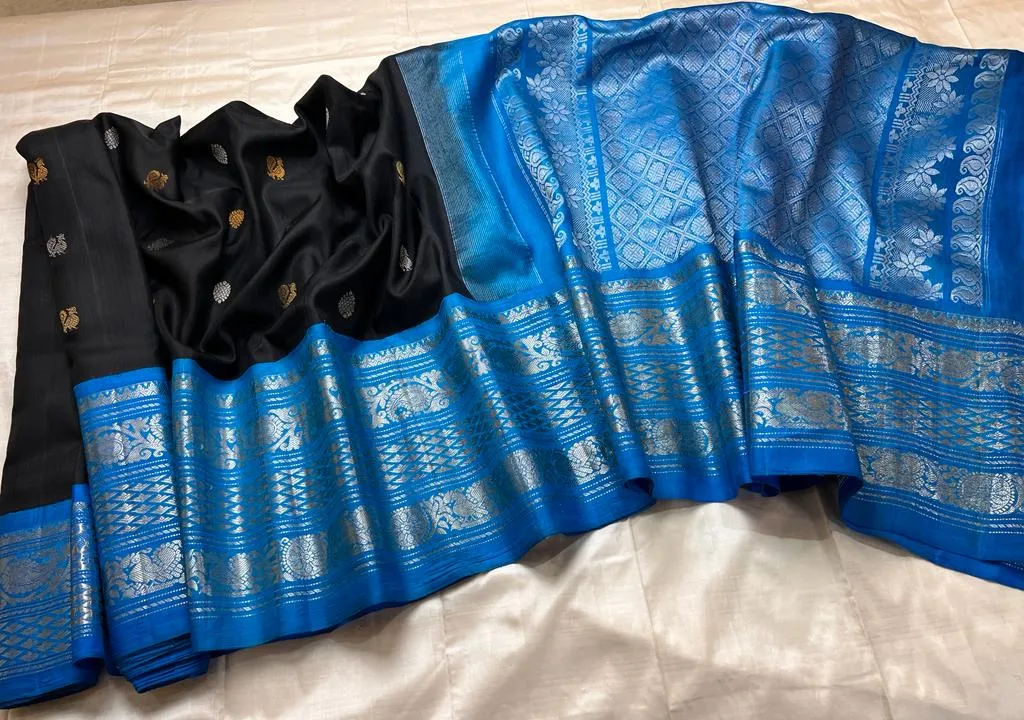 Gadwal Pure Silk Handloom Saree With Kuttu Temple Border