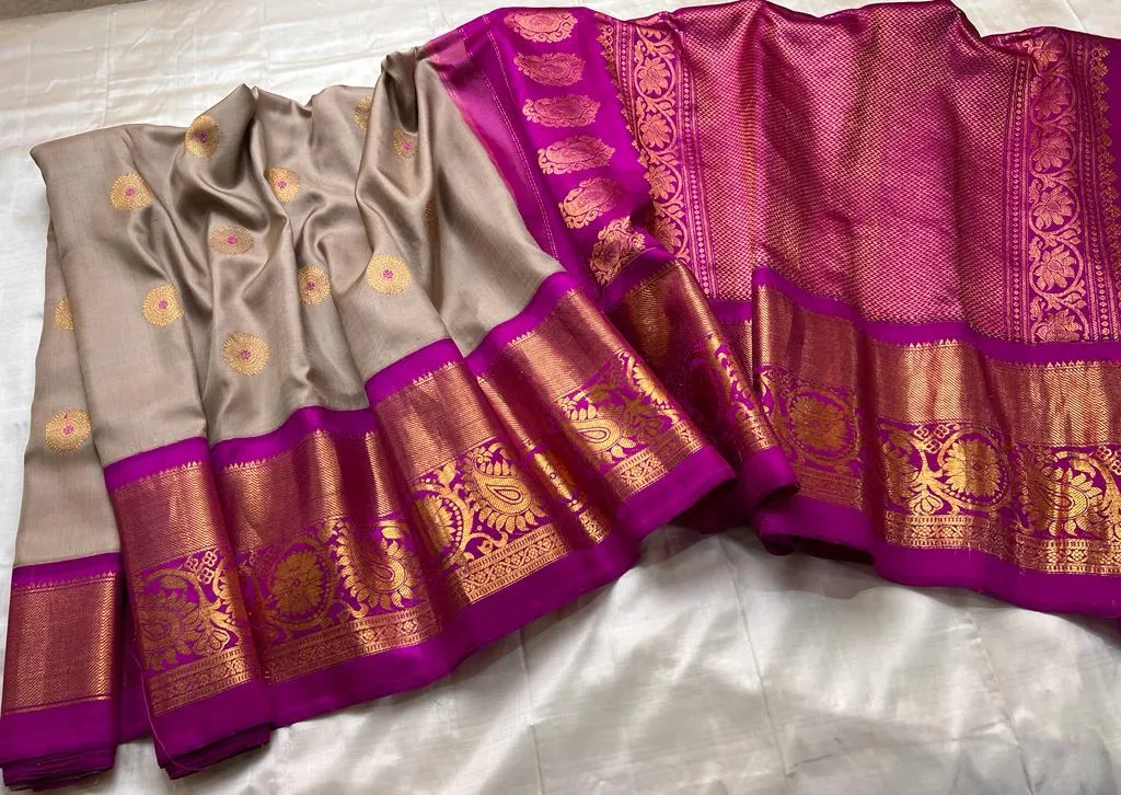 Gadwal Pure Silk Handloom Saree With Kuttu Temple Border