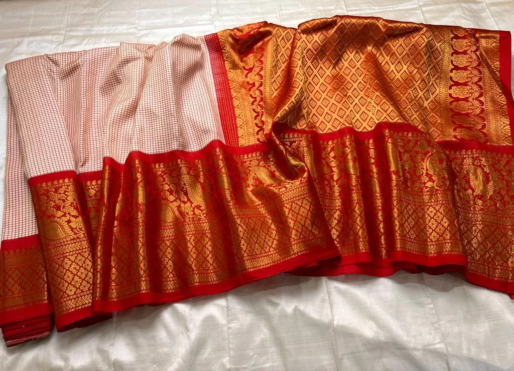 Gadwal Pure Silk Handloom Saree With Kuttu Temple Border