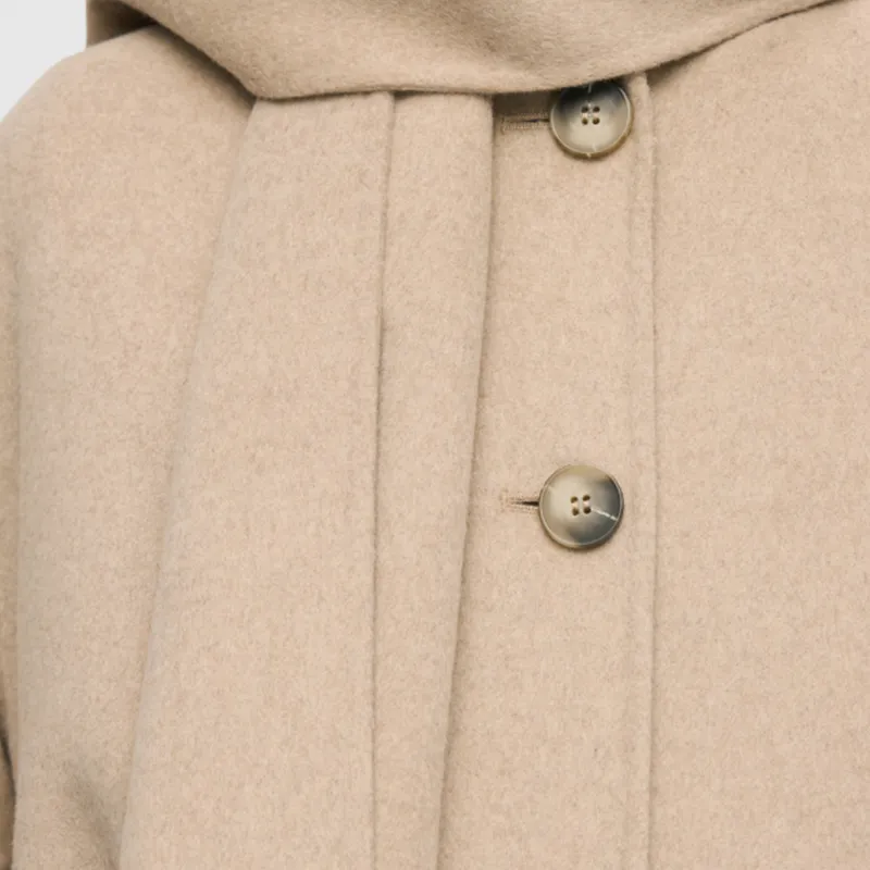 Jacke mit Schal