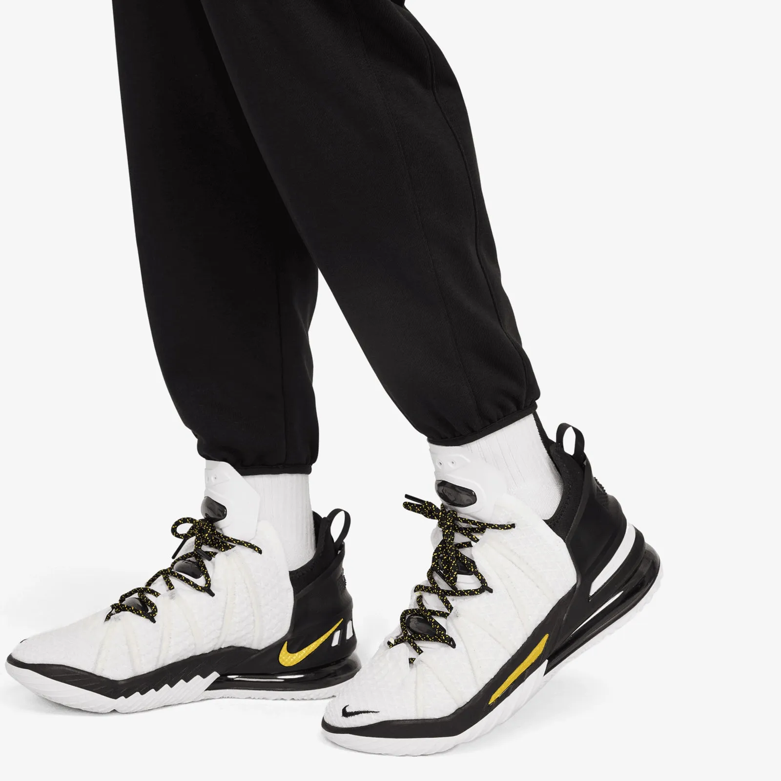Swoosh Fly Standard Issue Women's Dri-FIT Pants - Black