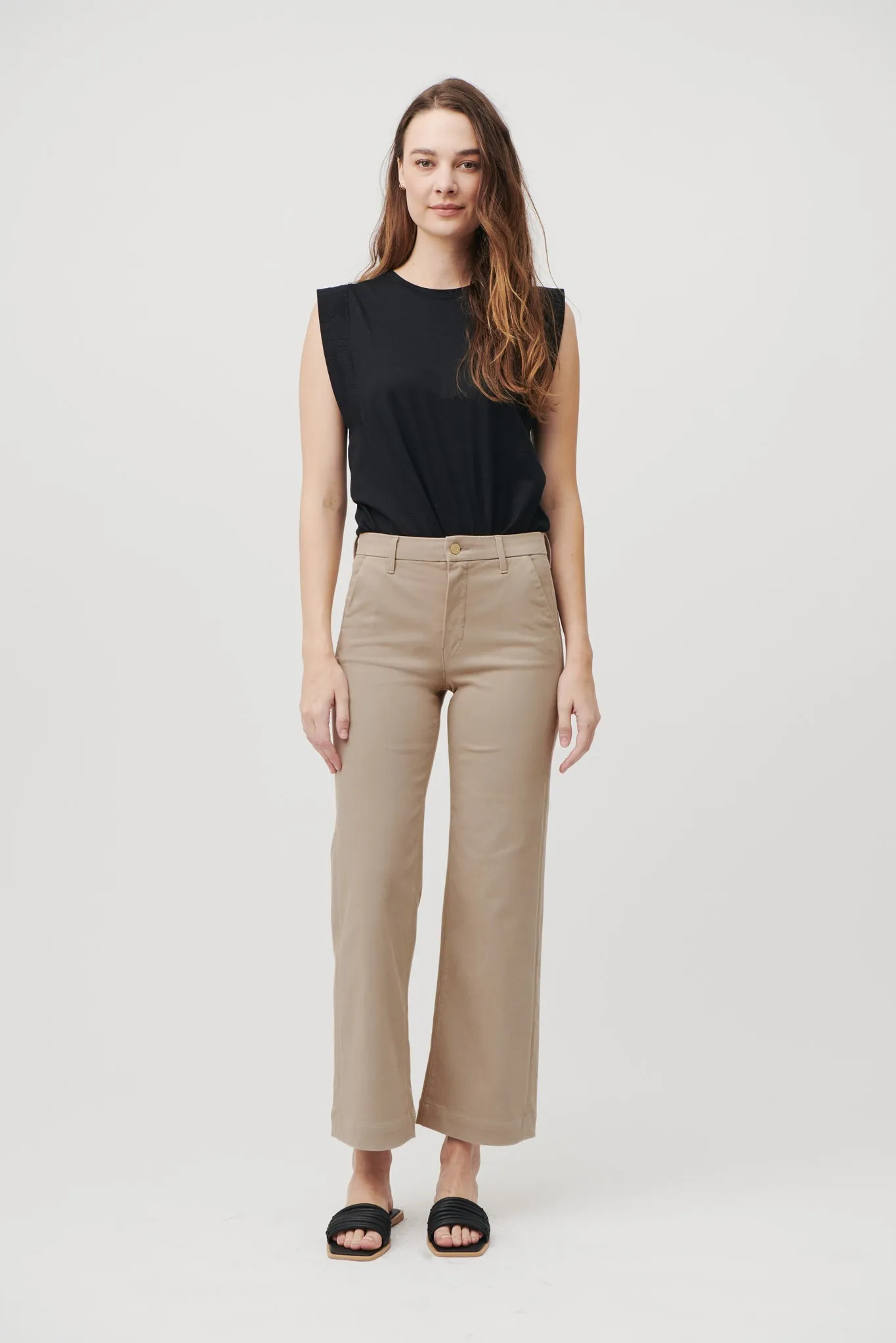 The Malibu Wide Chino Cropped  |  Sand