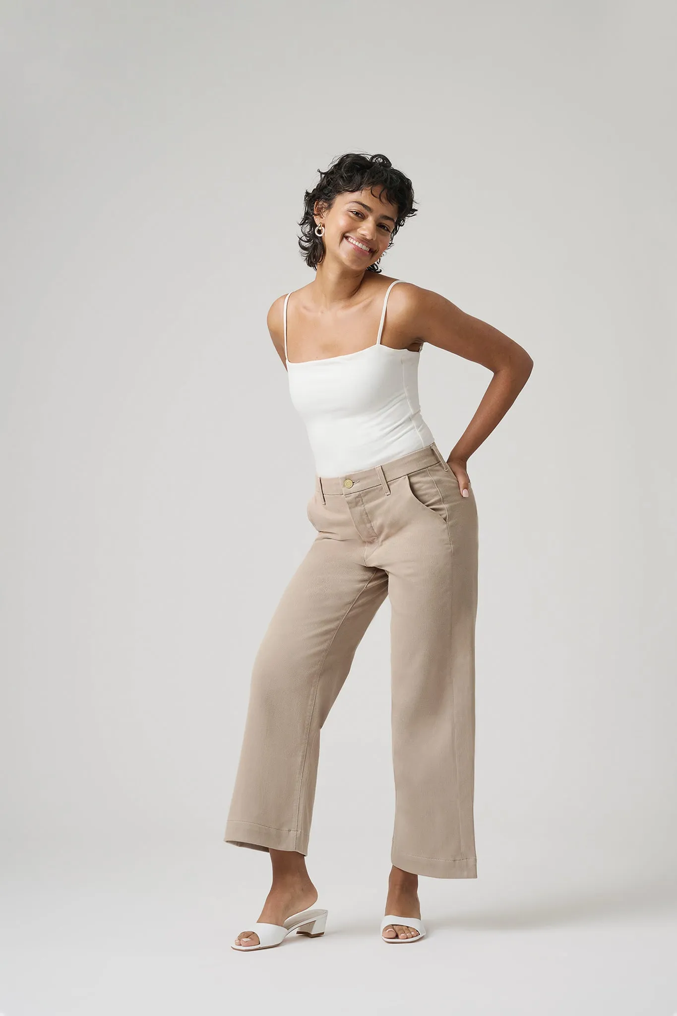 The Malibu Wide Chino Cropped  |  Sand