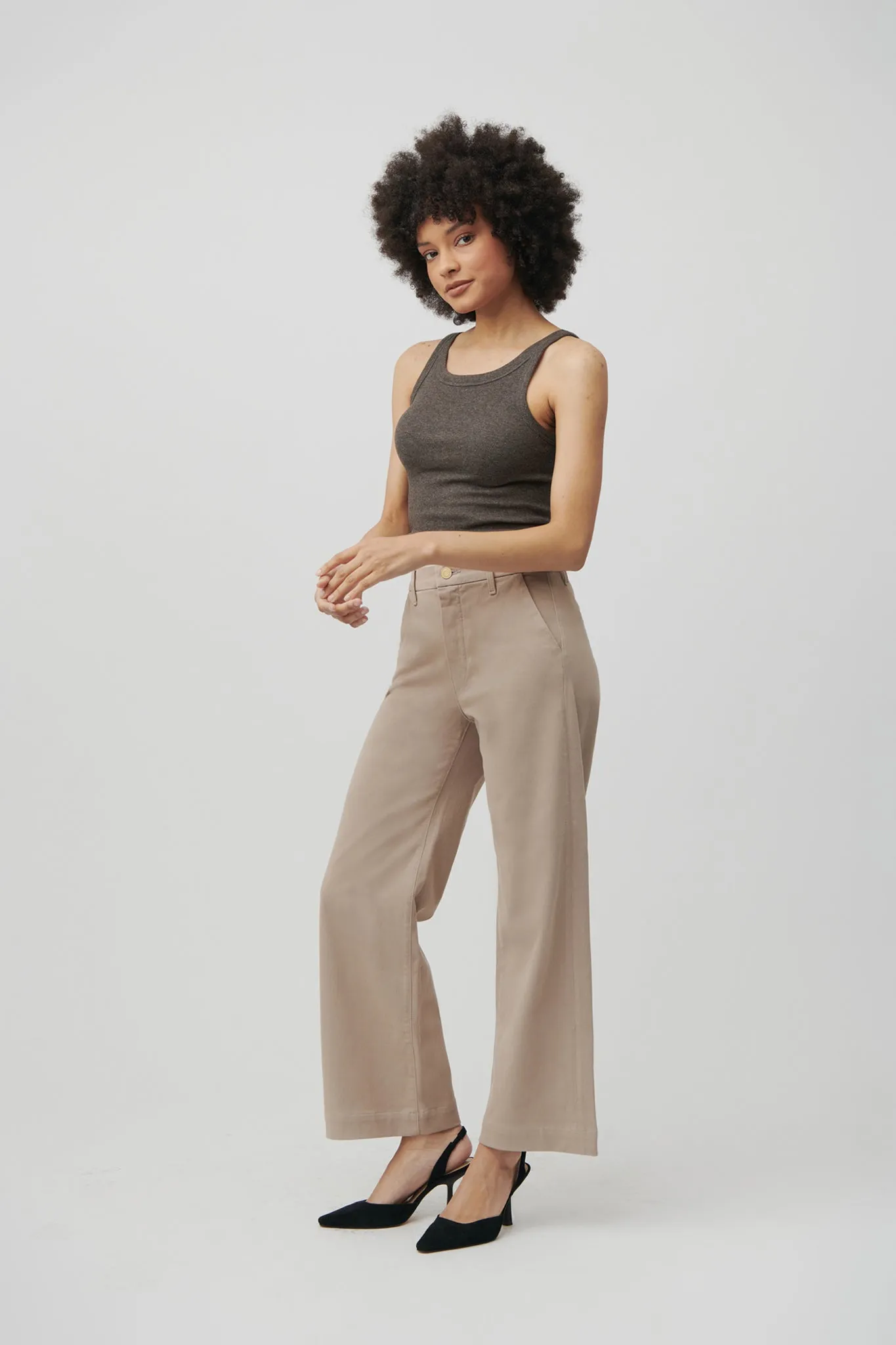 The Malibu Wide Chino Cropped  |  Sand