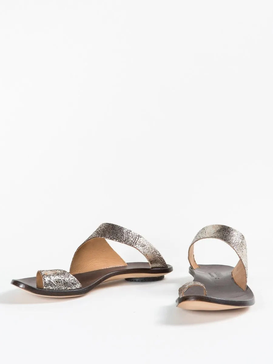 thong sandal - silver/copper