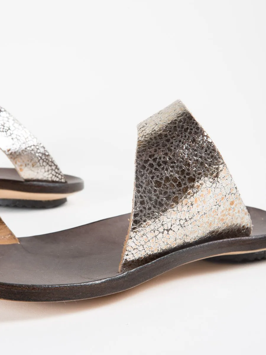 thong sandal - silver/copper