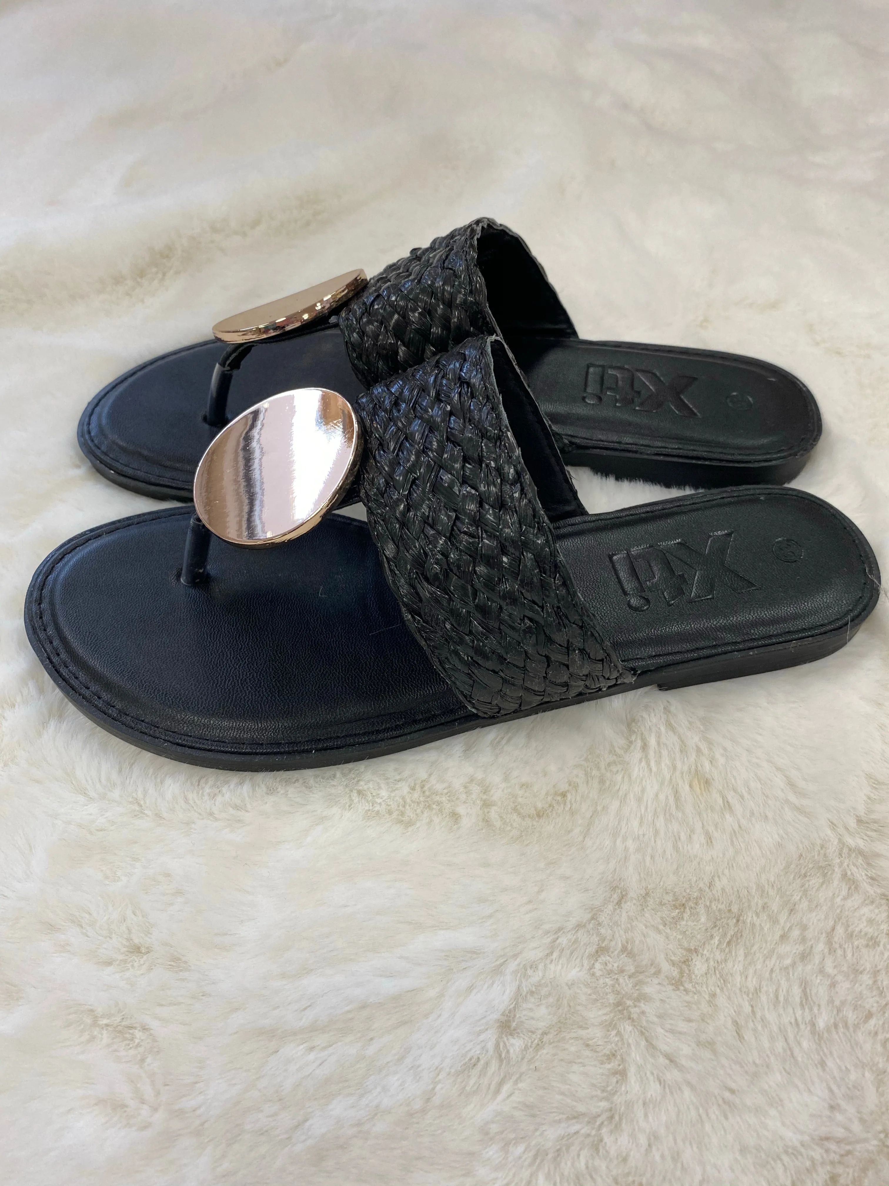 Xti Gold Circle Sandals